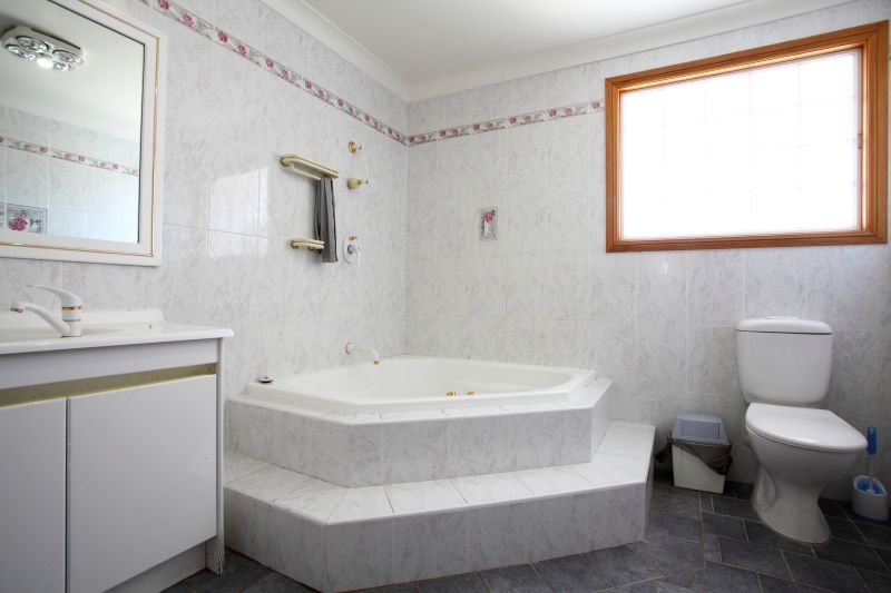 Top Bathtub Installation Companies in Essex, MD